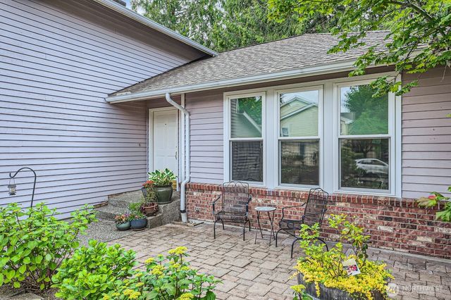 929 224th Avenue NE, Sammamish, WA 98074