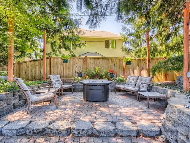 929 224th Avenue NE, Sammamish, WA 98074
