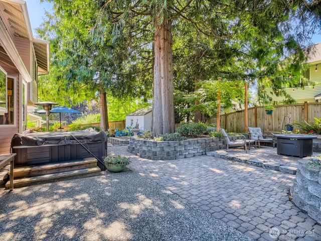 929 224th Avenue NE, Sammamish, WA 98074