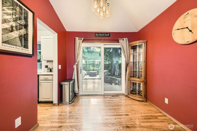 929 224th Avenue NE, Sammamish, WA 98074
