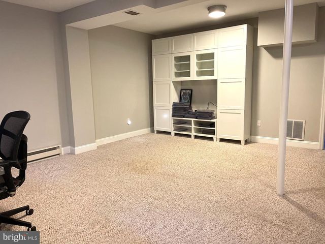 246 COMMONS DR NW, Vienna, VA 22180