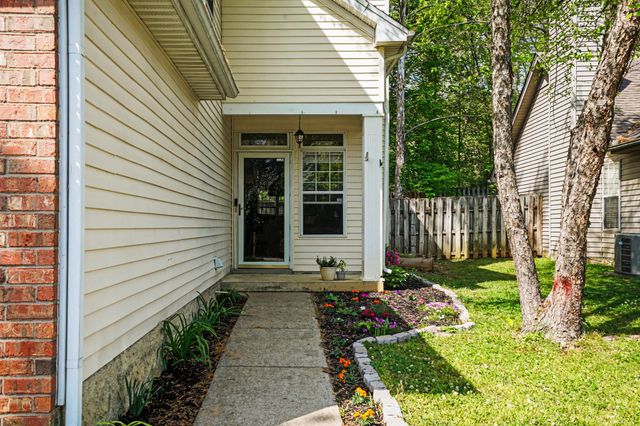 5918 Colchester Dr, Hermitage, TN 37076