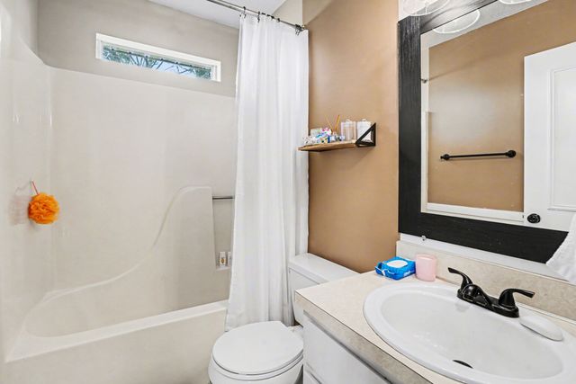 5918 Colchester Dr, Hermitage, TN 37076