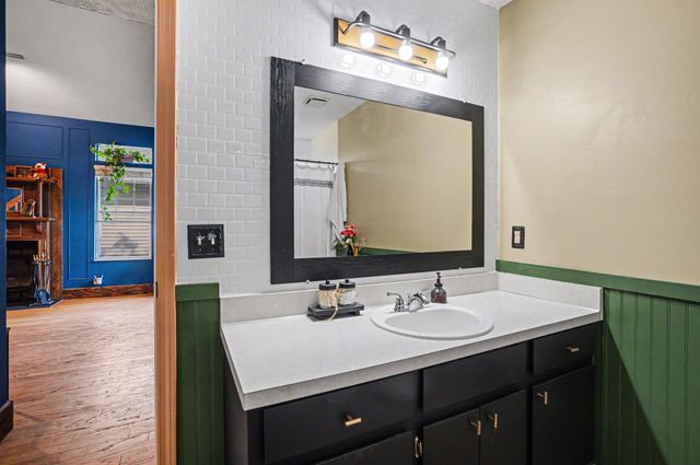 5918 Colchester Dr, Hermitage, TN 37076