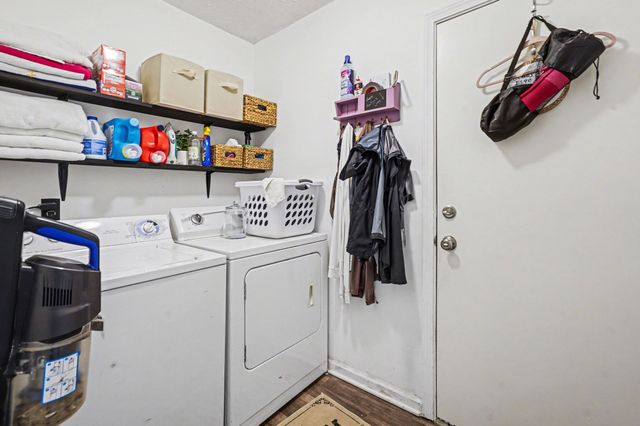 5918 Colchester Dr, Hermitage, TN 37076