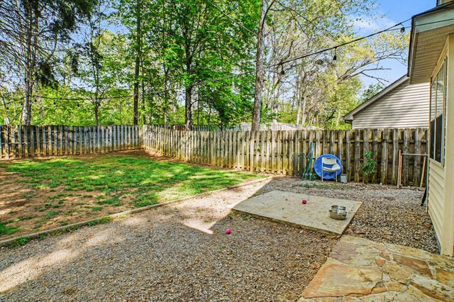 5918 Colchester Dr, Hermitage, TN 37076