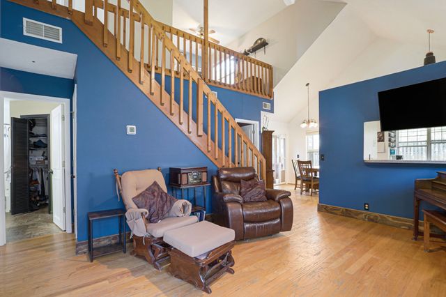 5918 Colchester Dr, Hermitage, TN 37076