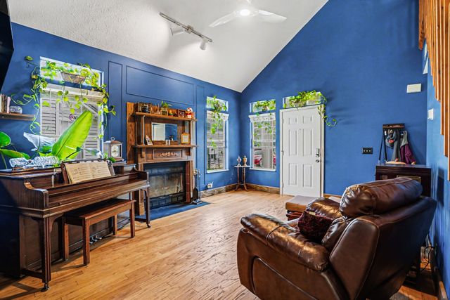 5918 Colchester Dr, Hermitage, TN 37076