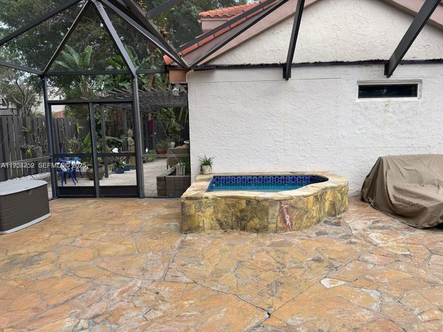 1838 NW 93rd Ter, Plantation, FL 33322