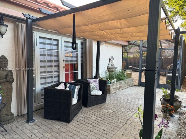 1838 NW 93rd Ter, Plantation, FL 33322