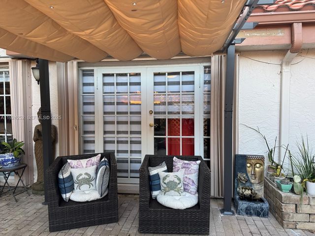 1838 NW 93rd Ter, Plantation, FL 33322