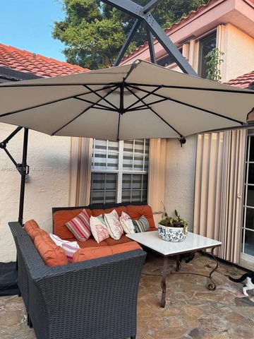 1838 NW 93rd Ter, Plantation, FL 33322