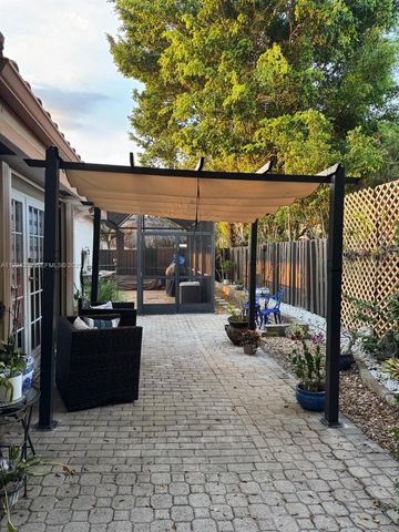 1838 NW 93rd Ter, Plantation, FL 33322