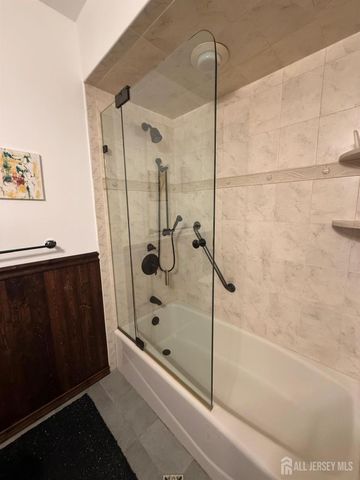 8 Teaberry Drive, Edison, NJ 08820