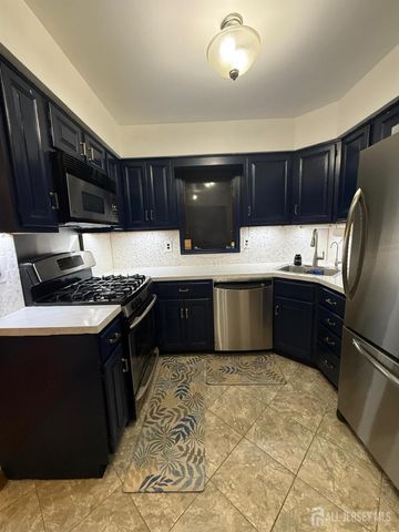 8 Teaberry Drive, Edison, NJ 08820