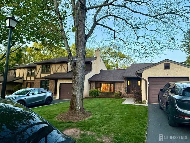 8 Teaberry Drive, Edison, NJ 08820