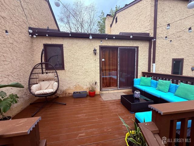 8 Teaberry Drive, Edison, NJ 08820