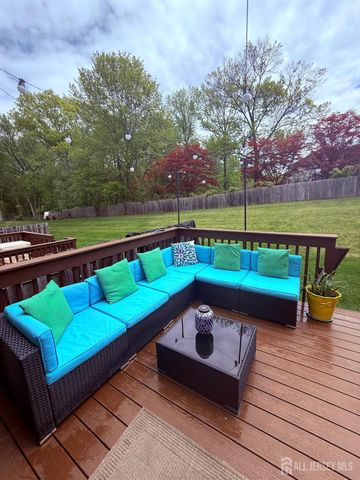 8 Teaberry Drive, Edison, NJ 08820