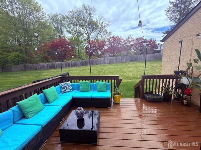 8 Teaberry Drive, Edison, NJ 08820