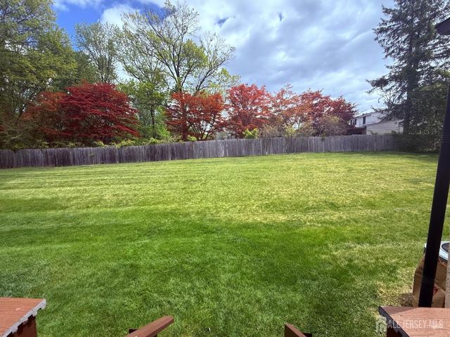 8 Teaberry Drive, Edison, NJ 08820
