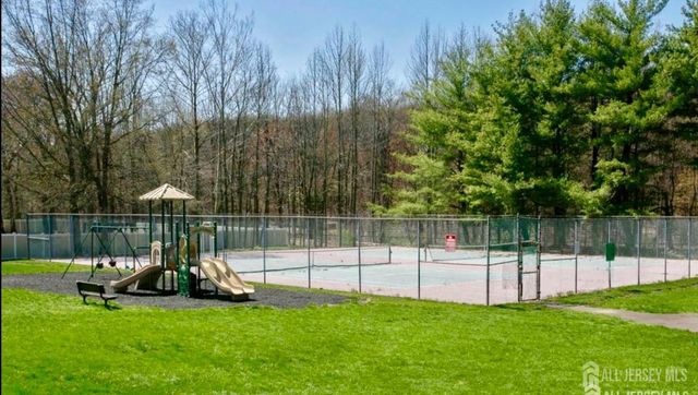 8 Teaberry Drive, Edison, NJ 08820