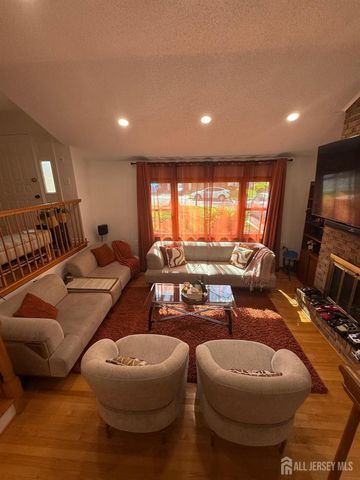 8 Teaberry Drive, Edison, NJ 08820