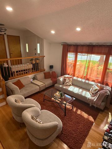 8 Teaberry Drive, Edison, NJ 08820