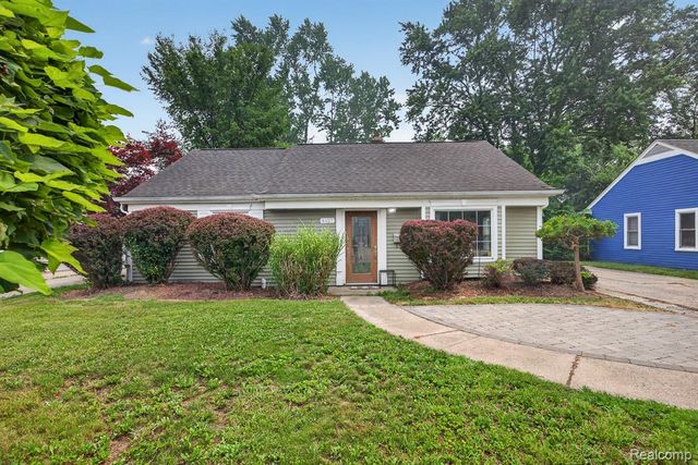 4427 W 14 MILE Road, Royal Oak, MI 48073