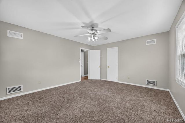 4427 W 14 MILE Road, Royal Oak, MI 48073