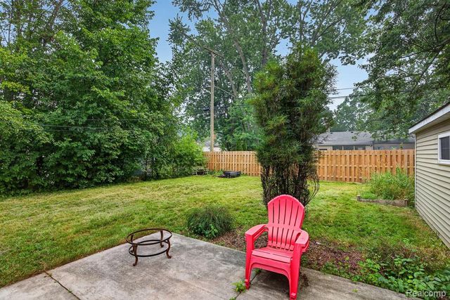 4427 W 14 MILE Road, Royal Oak, MI 48073