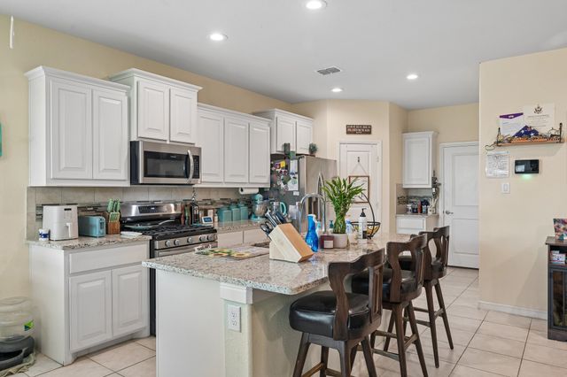 439 Helm Lane, Azle, TX 76020