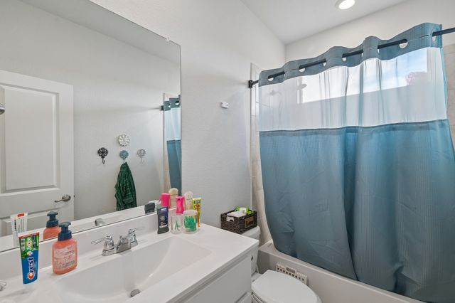 439 Helm Lane, Azle, TX 76020