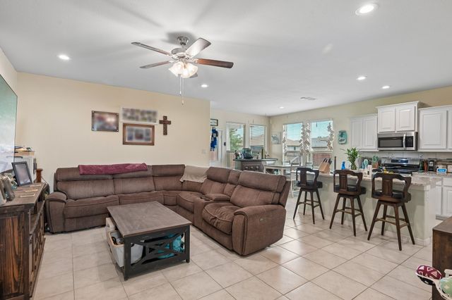 439 Helm Lane, Azle, TX 76020