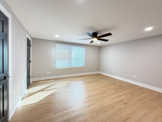 3103 N Wilshire Lane, Arlington Heights, IL 60004