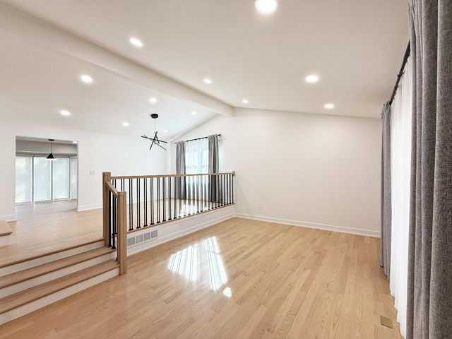3103 N Wilshire Lane, Arlington Heights, IL 60004