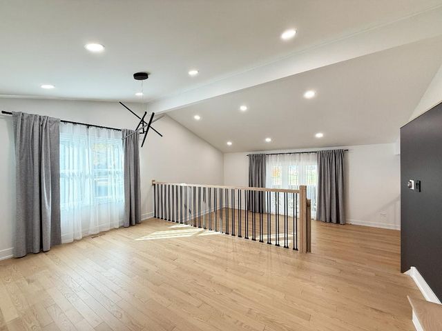 3103 N Wilshire Lane, Arlington Heights, IL 60004