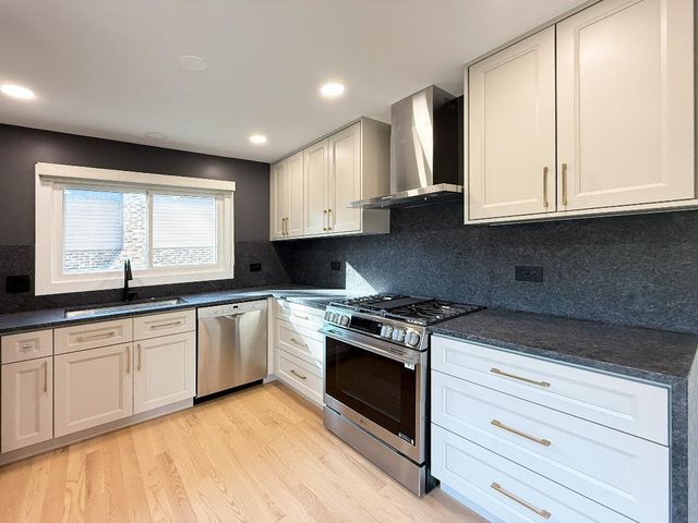 3103 N Wilshire Lane, Arlington Heights, IL 60004