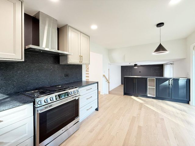 3103 N Wilshire Lane, Arlington Heights, IL 60004