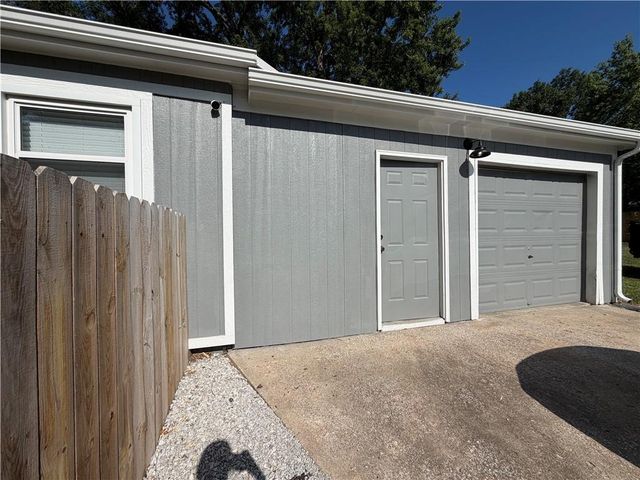 113 Elm Street, Buckner, MO 64016
