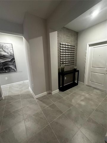 2288 SE 30th St 1, Homestead, FL 33035