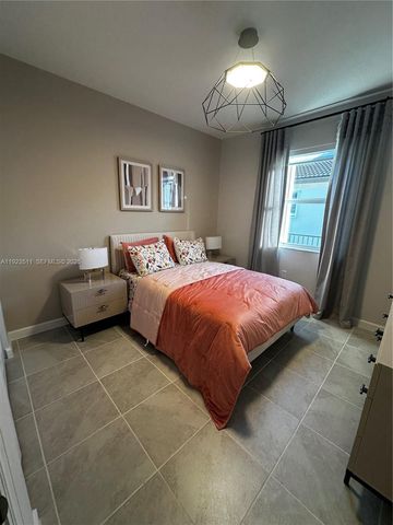 2288 SE 30th St 1, Homestead, FL 33035