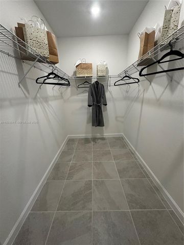 2288 SE 30th St 1, Homestead, FL 33035