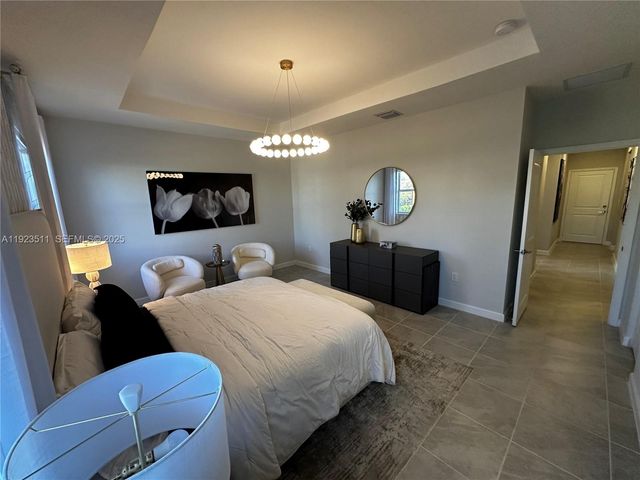 2288 SE 30th St 1, Homestead, FL 33035