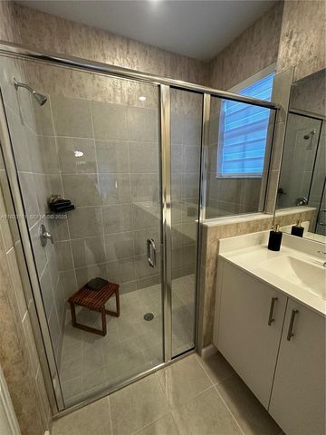 2288 SE 30th St 1, Homestead, FL 33035