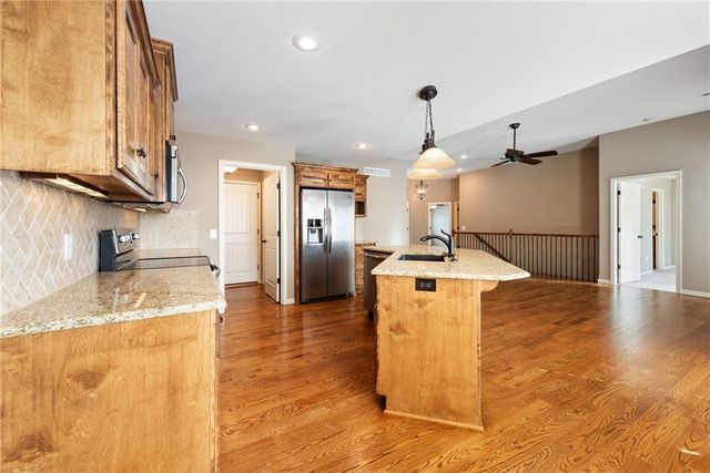 194 Camelot Drive, Liberty, MO 64068