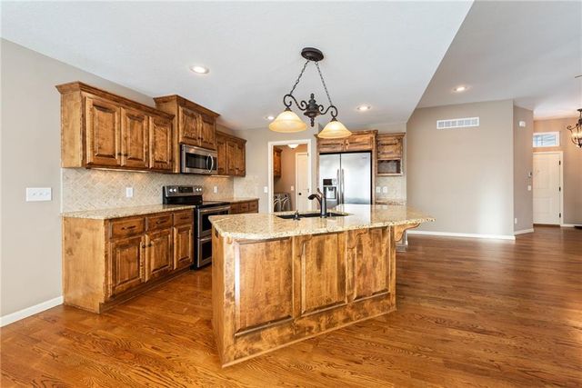 194 Camelot Drive, Liberty, MO 64068