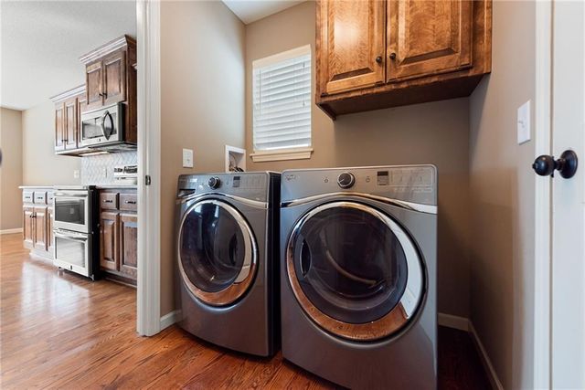 194 Camelot Drive, Liberty, MO 64068