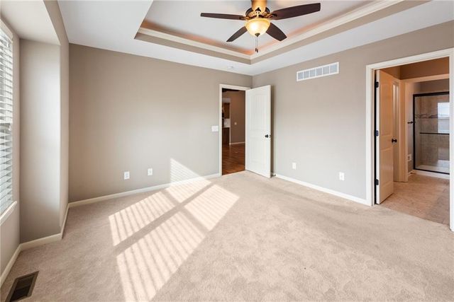 194 Camelot Drive, Liberty, MO 64068