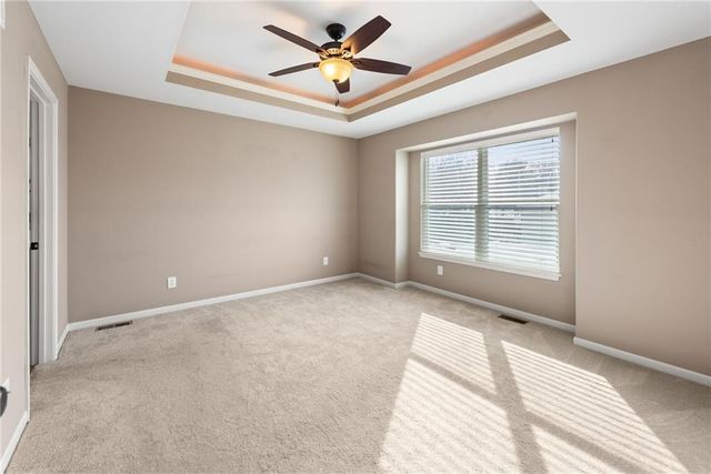 194 Camelot Drive, Liberty, MO 64068