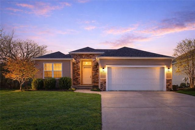 194 Camelot Drive, Liberty, MO 64068